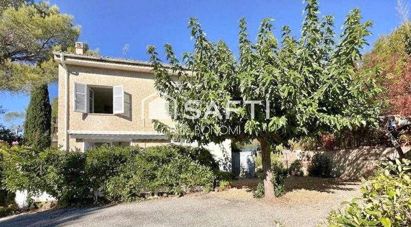 Appartement - 82 m² - 4 pièces