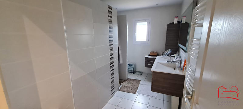 Maison contemporaine - 220 m² - 7 pièces