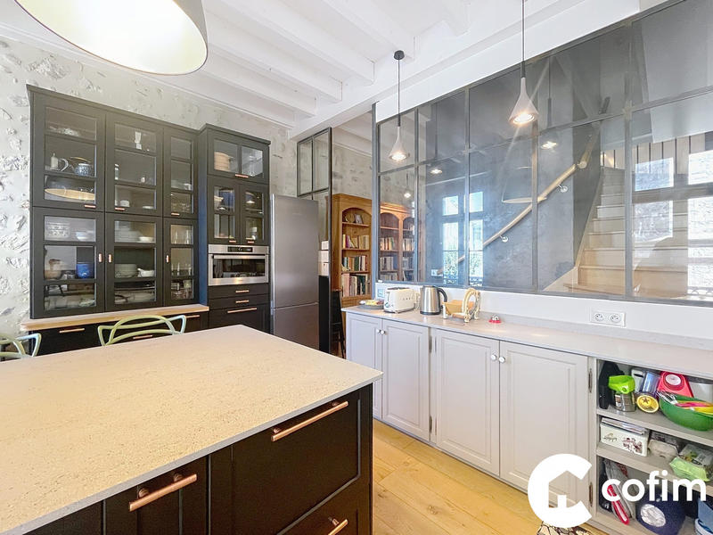 Maison - 240 m² - 5 pièces