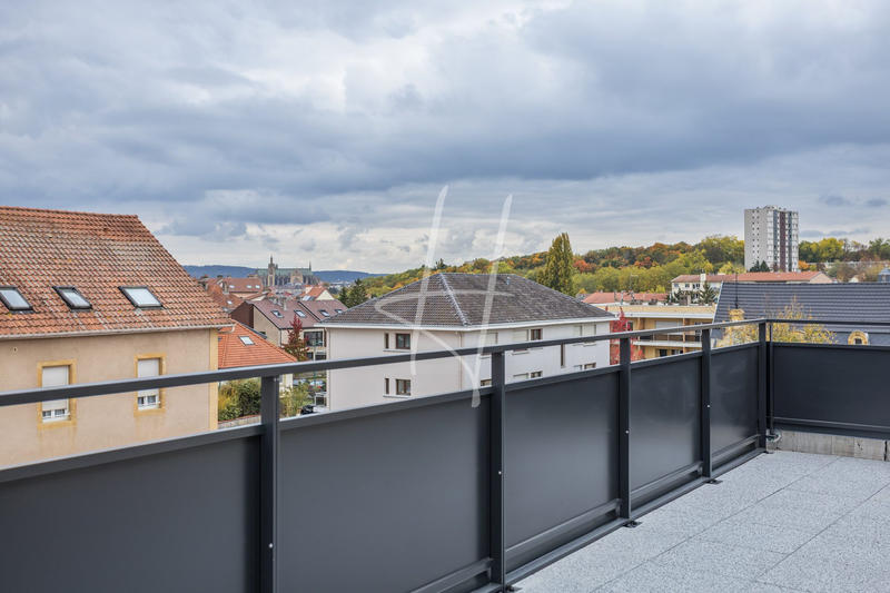 Appartement - 105 m² - 5 pièces