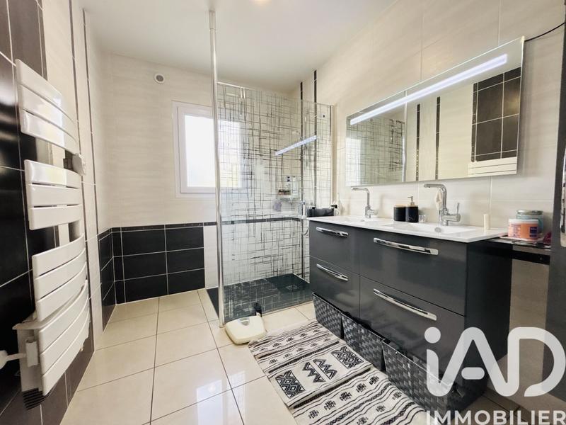 Maison - 179 m² - 7 pièces