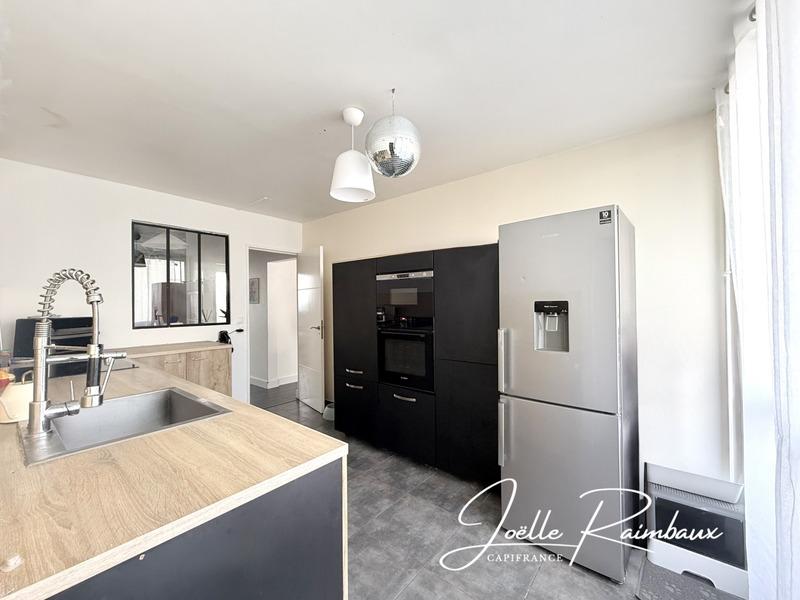 Appartement - 93 m² - 5 pièces