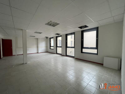 Local d'activités - 75 m² - 2 pièces