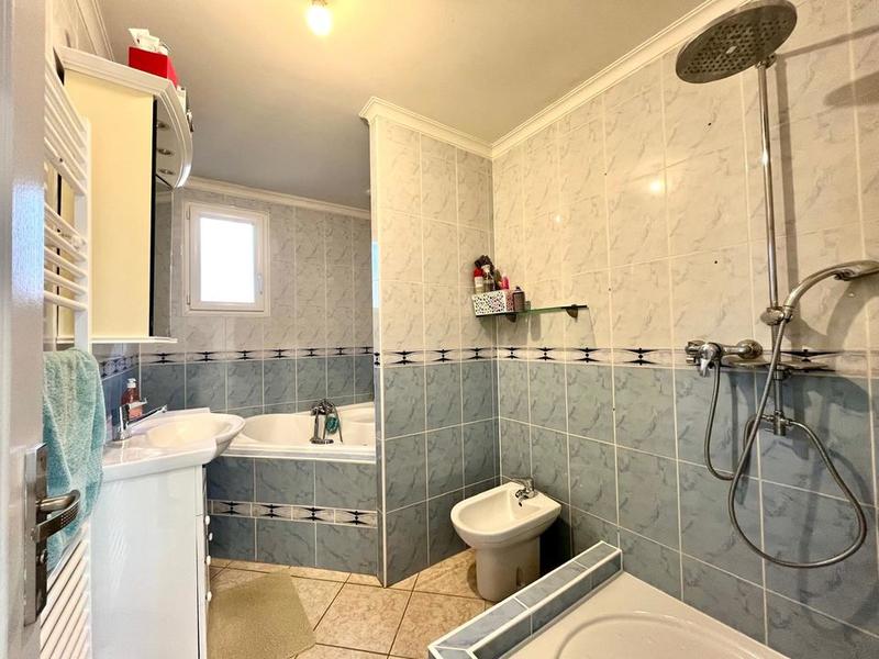 Appartement - 102 m² - 4 pièces