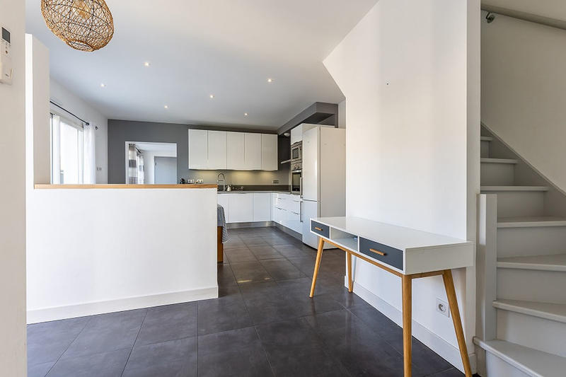 Maison - 93 m² - 4 pièces