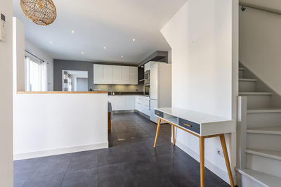 Maison - 93 m² - 4 pièces