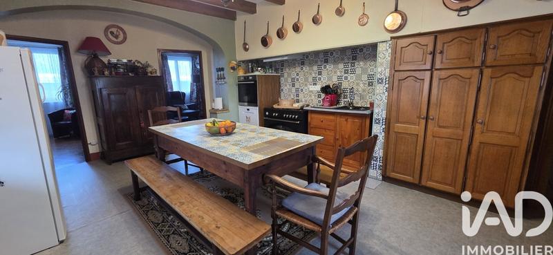 Maison - 232 m² - 9 pièces