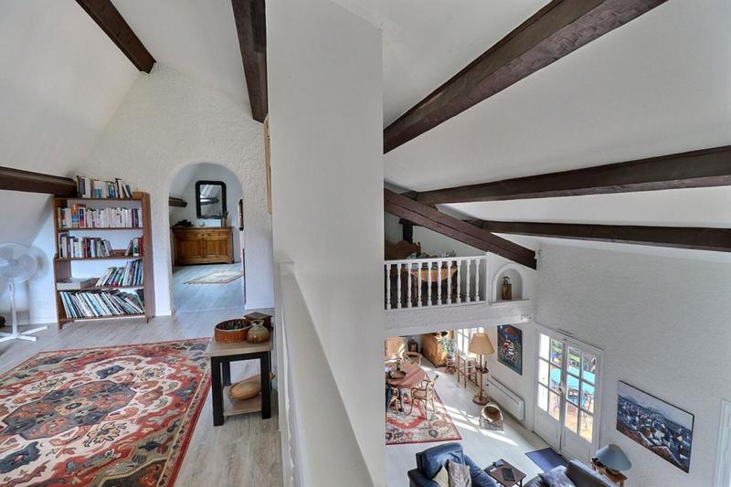 Demeure - 252 m² - 8 pièces