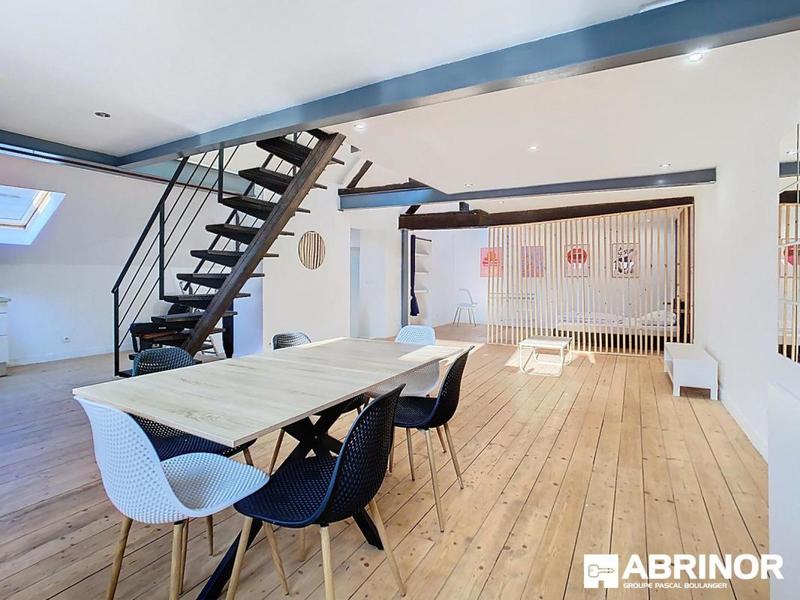 Loft - 98 m² - 2 pièces