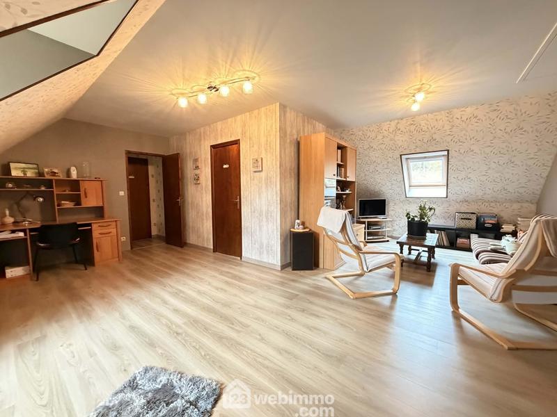 Maison - 203 m² - 9 pièces