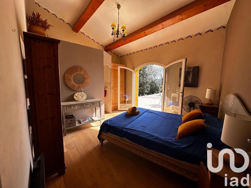 Maison - 220 m² - 7 pièces