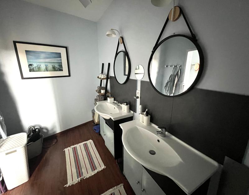 Maison traditionnelle - 250 m² - 8 pièces