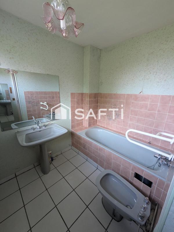 Maison - 250 m² - 9 pièces