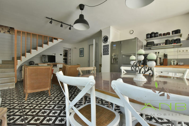 Maison - 200 m² - 10 pièces