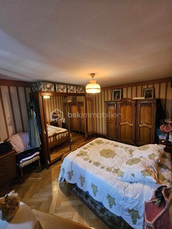 Propriété - 190 m² - 6 pièces