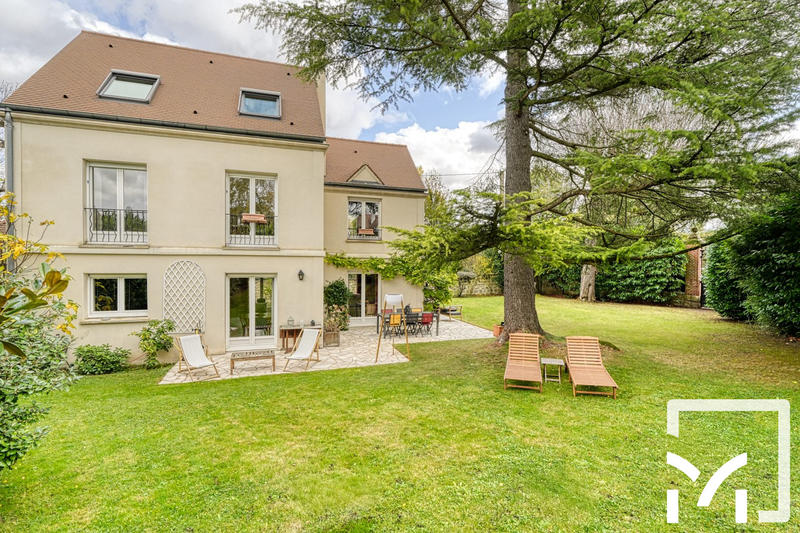 Maison - 170 m² - 8 pièces
