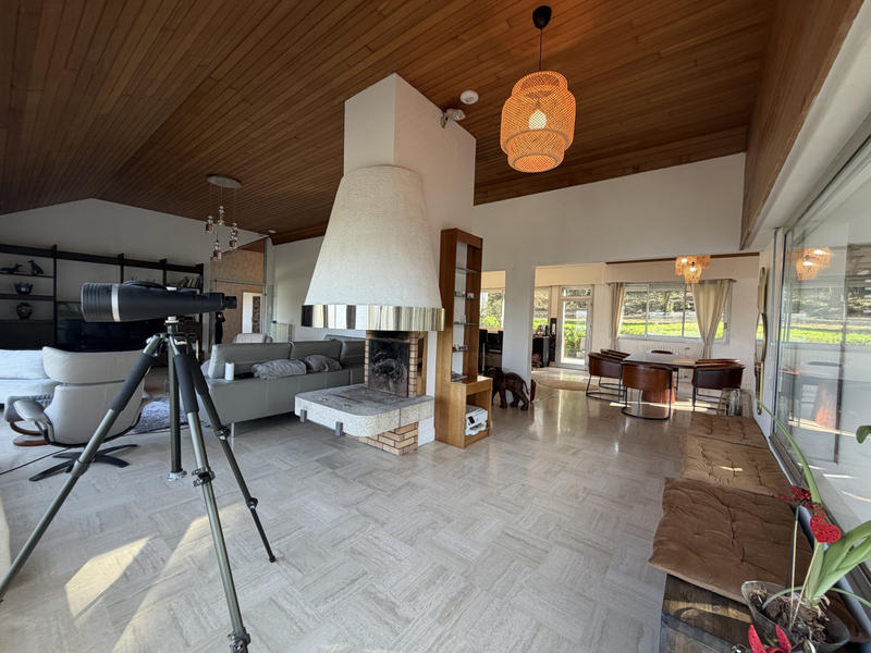 Maison - 334 m² - 8 pièces