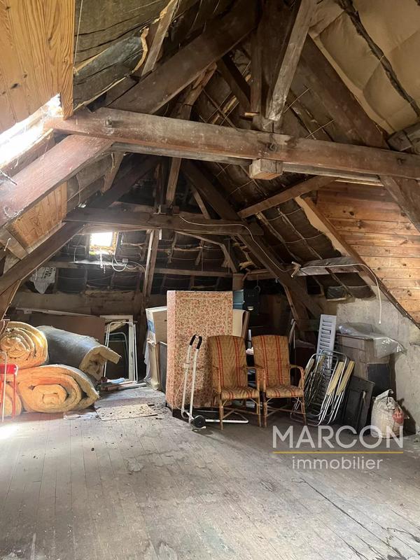 Maison - 207 m² - 9 pièces