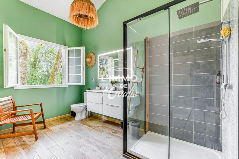 Maison - 234 m² - 7 pièces