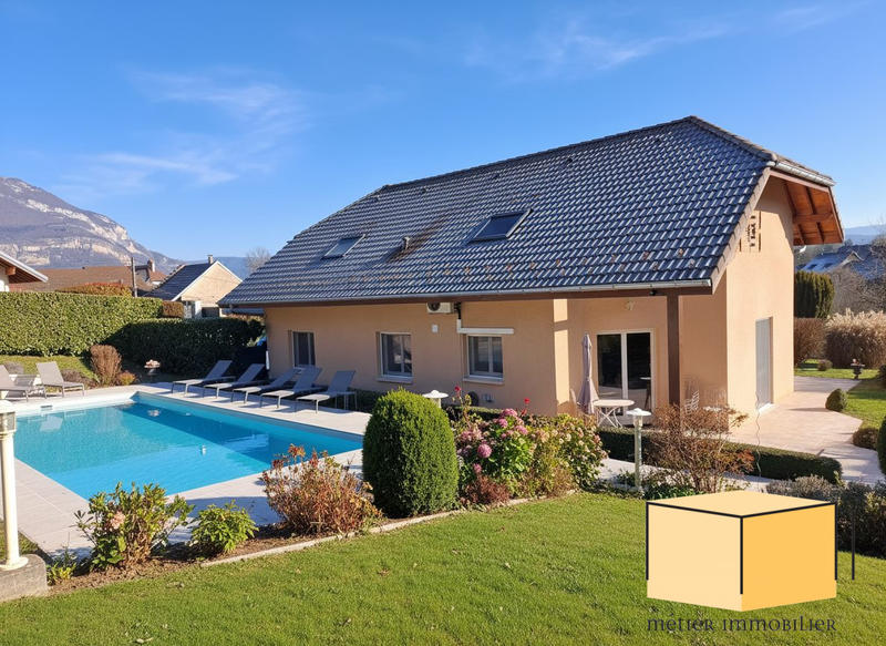 Villa - 140 m² - 8 pièces