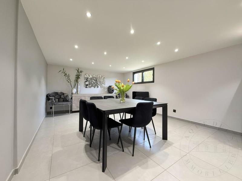 Maison traditionnelle - 178 m² - 6 pièces