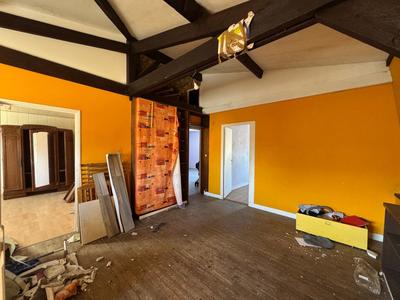 Maison - 270 m² - 2 pièces