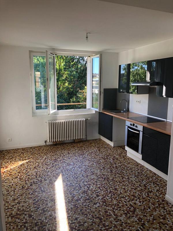 Maison - 98 m² - 5 pièces