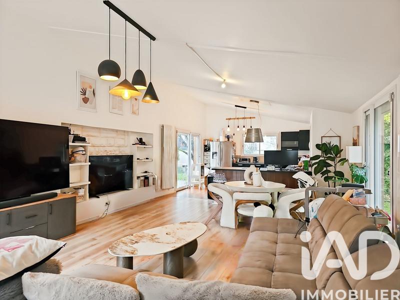 Maison - 185 m² - 9 pièces