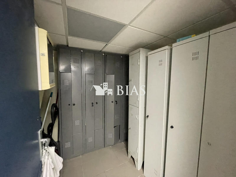 Local commercial - 220 m² - 9 pièces