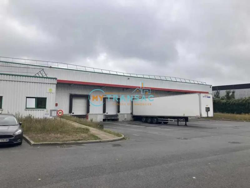 Local d'activité / Entrepôt - 2 800 m²