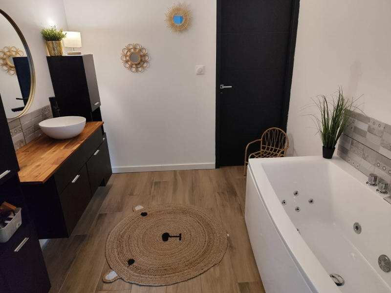 Maison - 180 m² - 8 pièces