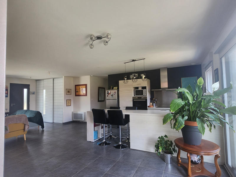 Maison - 90 m² - 5 pièces