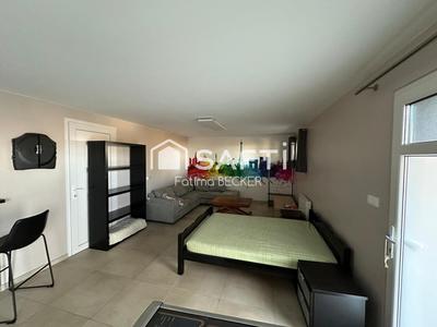 Maison - 255 m² - 8 pièces