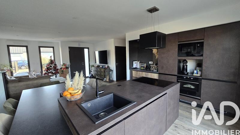 Maison - 101 m² - 5 pièces