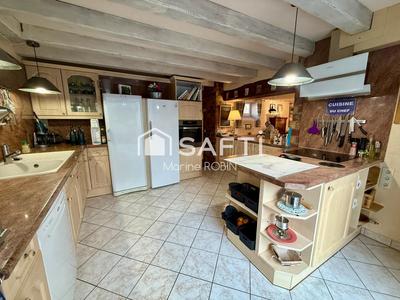 Maison - 223 m² - 10 pièces