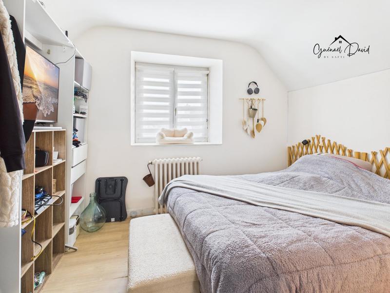 Maison - 90 m² - 5 pièces