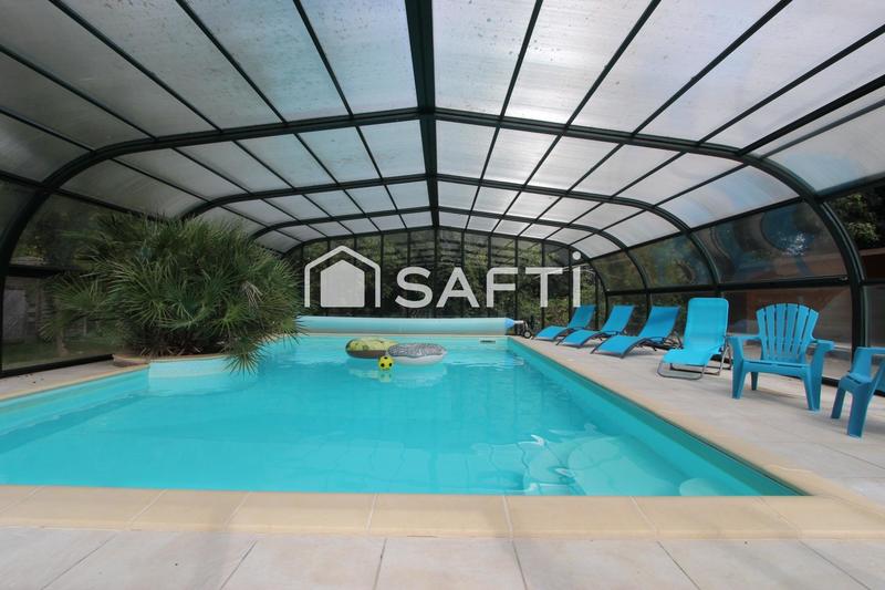 Maison - 296 m² - 12 pièces