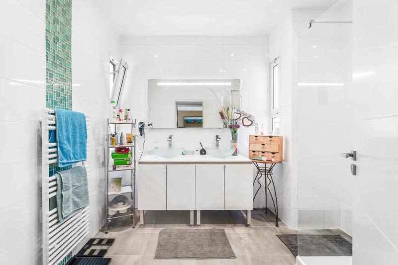 Maison - 185 m² - 7 pièces