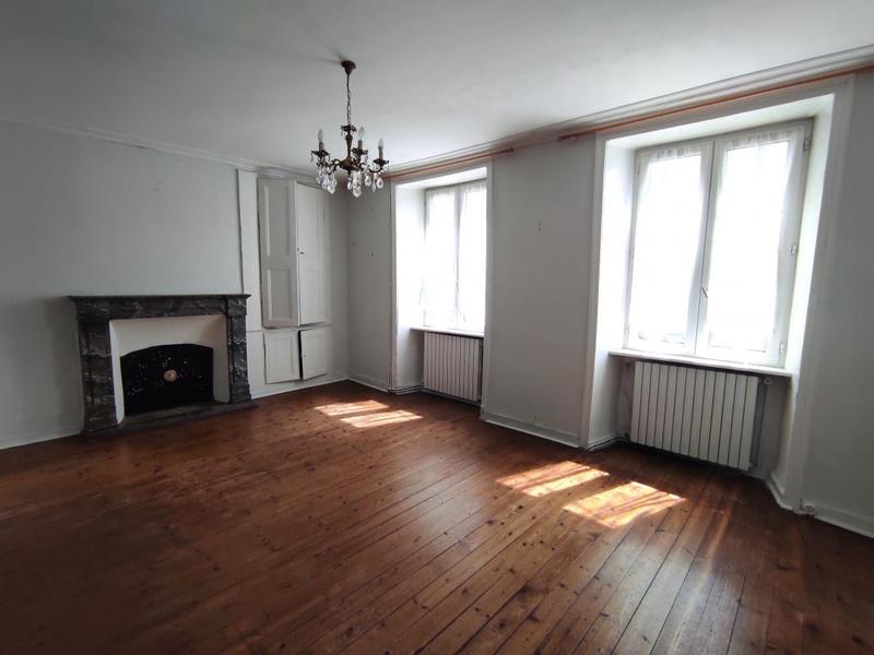 Maison - 235 m² - 7 pièces