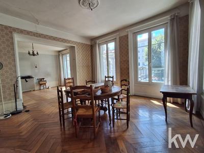 Appartement - 151 m² - 5 pièces