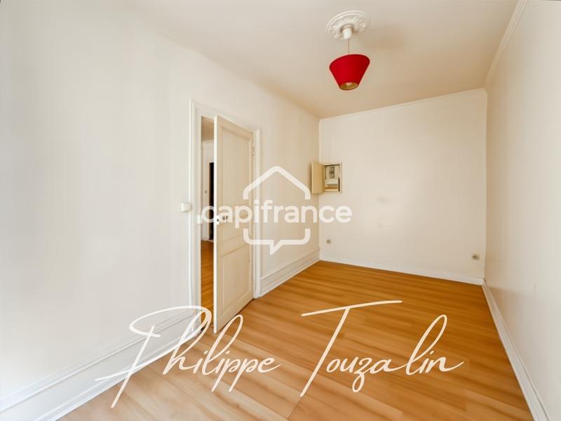 Maison - 220 m² - 14 pièces