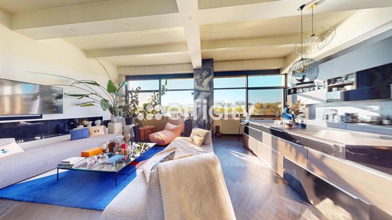 Loft - 149 m² - 4 pièces