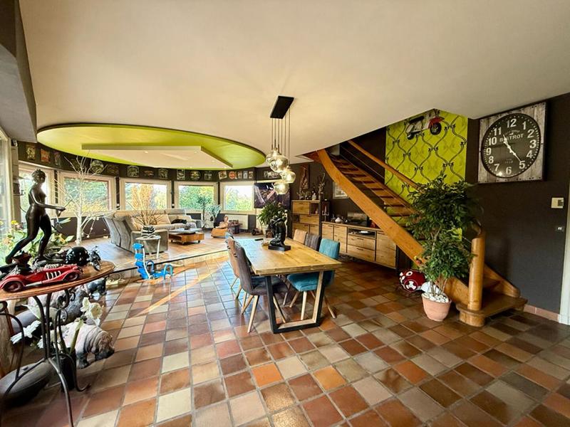 Maison - 198 m² - 6 pièces