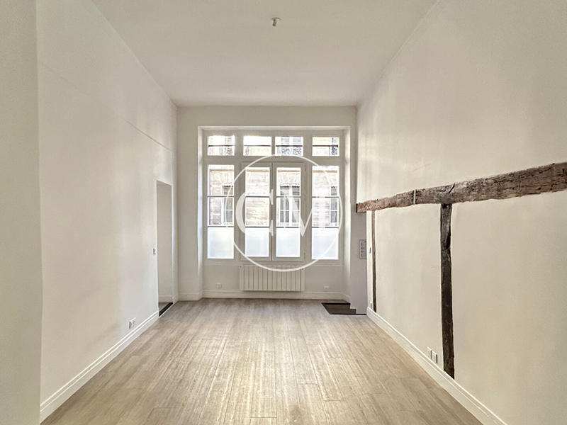 Local commercial - 136 m² - 7 pièces