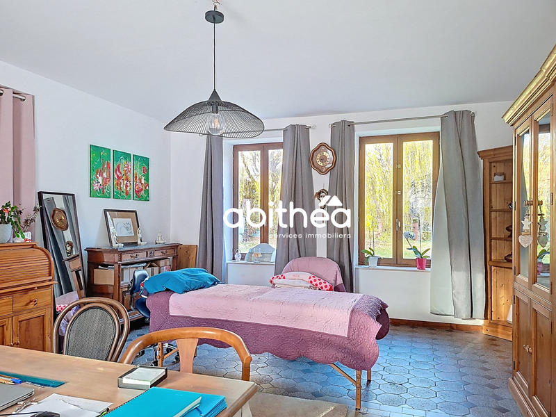 Maison - 237 m² - 10 pièces