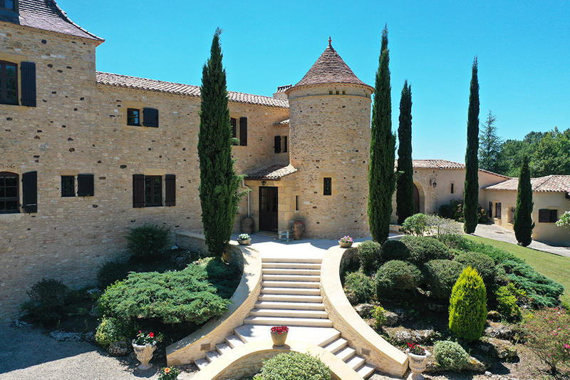 Demeure - 755 m² - 25 pièces