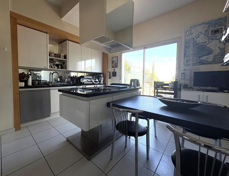 Maison - 195 m² - 7 pièces