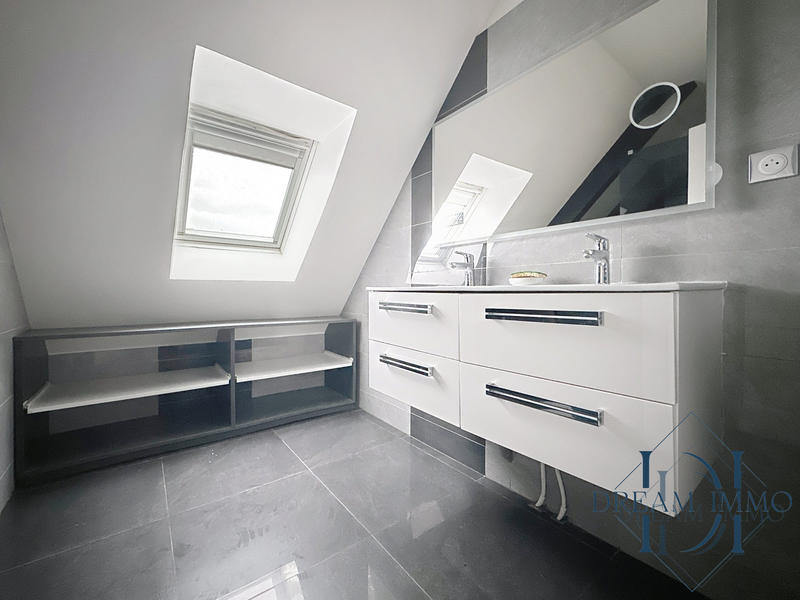 Maison - 151 m² - 7 pièces