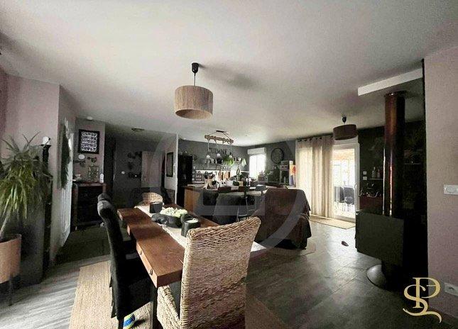 Maison - 148 m² - 6 pièces