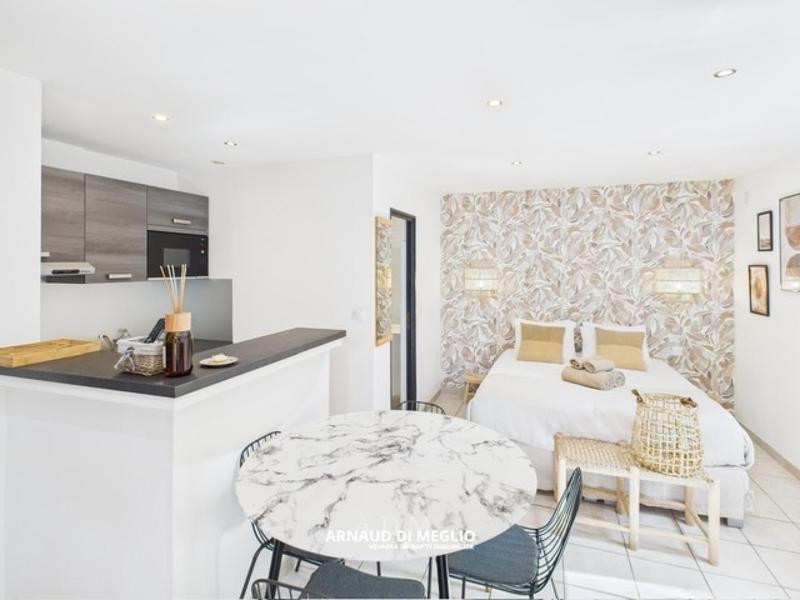 Local commercial - 304 m² - 12 pièces